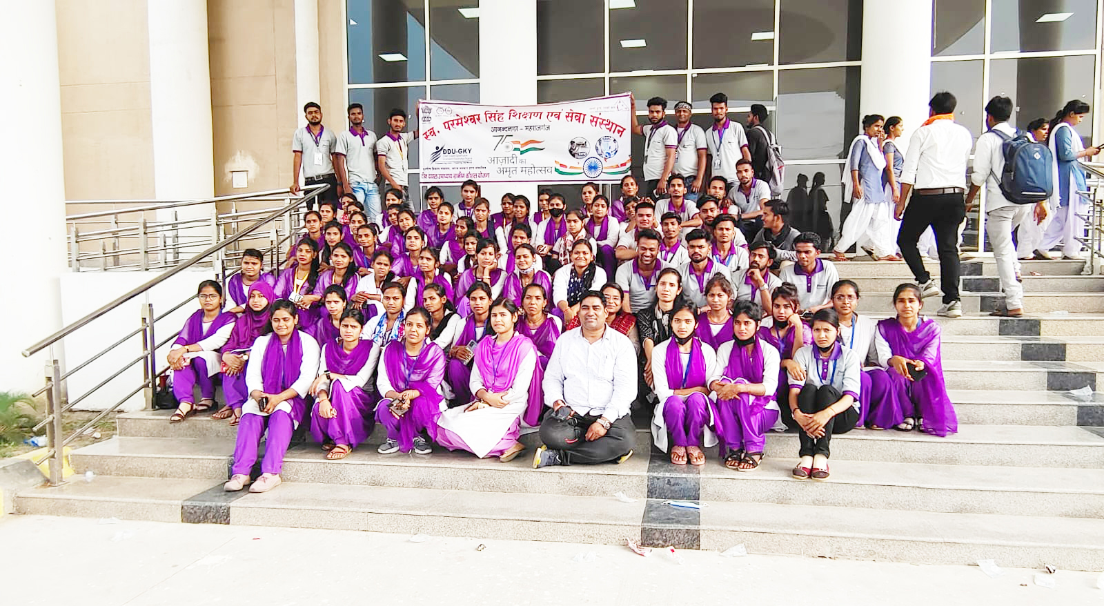 ddu stud photos1